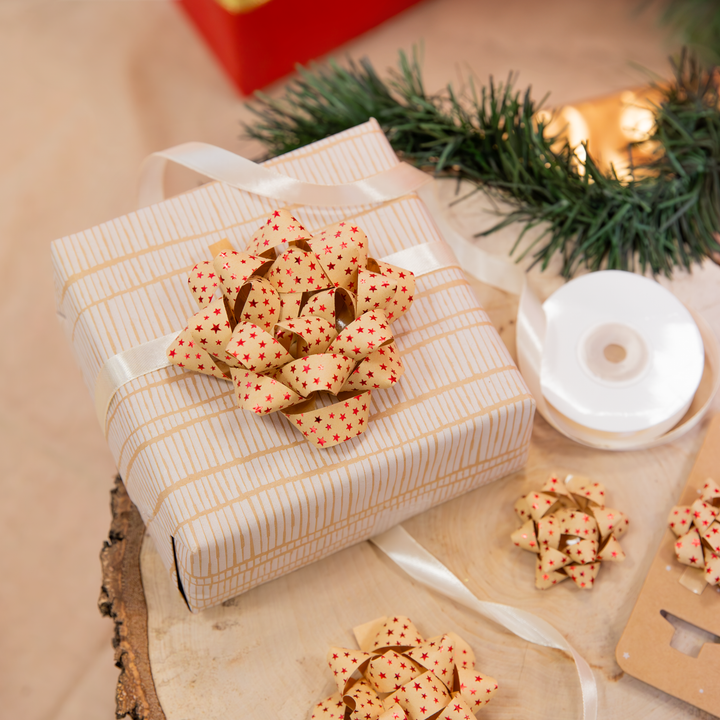 Kokarda prezentowa czerwone gwiazdki 4 cale 1 szt.