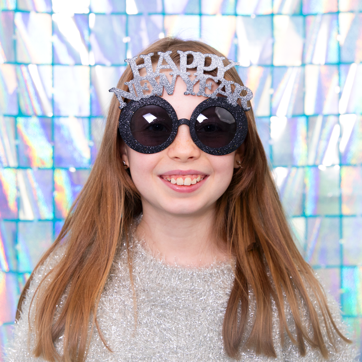 Imprezowe okulary Happy New Year czarno-srebrne 1szt.