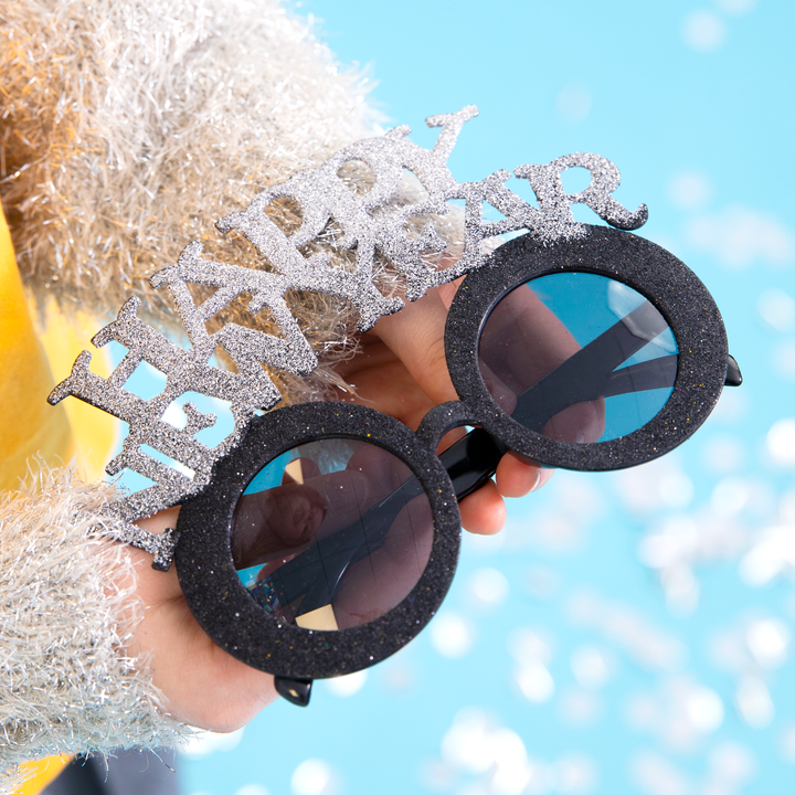 Imprezowe okulary Happy New Year czarno-srebrne 1szt.