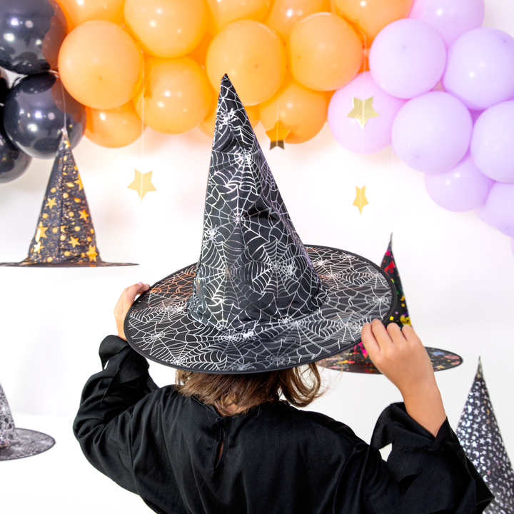 Kapelusz czarownicy Pajęczyny czarno-srebrny 38x32cm