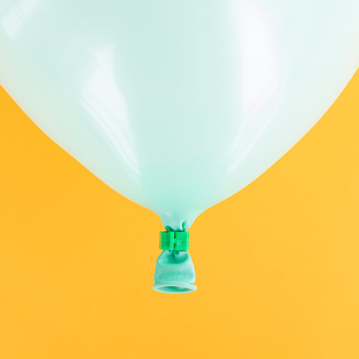 Klips do balonów biały zamknięcie 100 szt