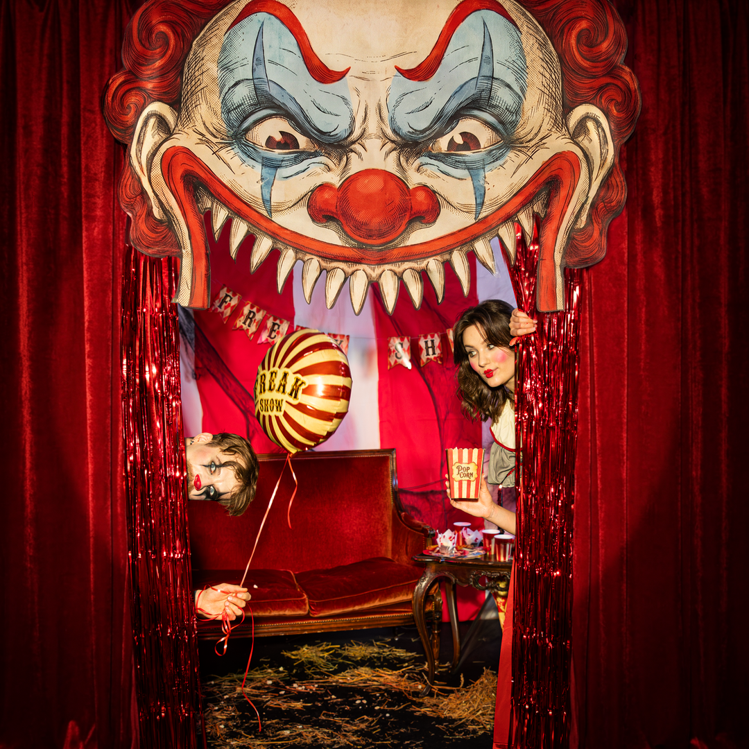 Décoration de porte « Halloween Freak Show » 89 x 145 cm