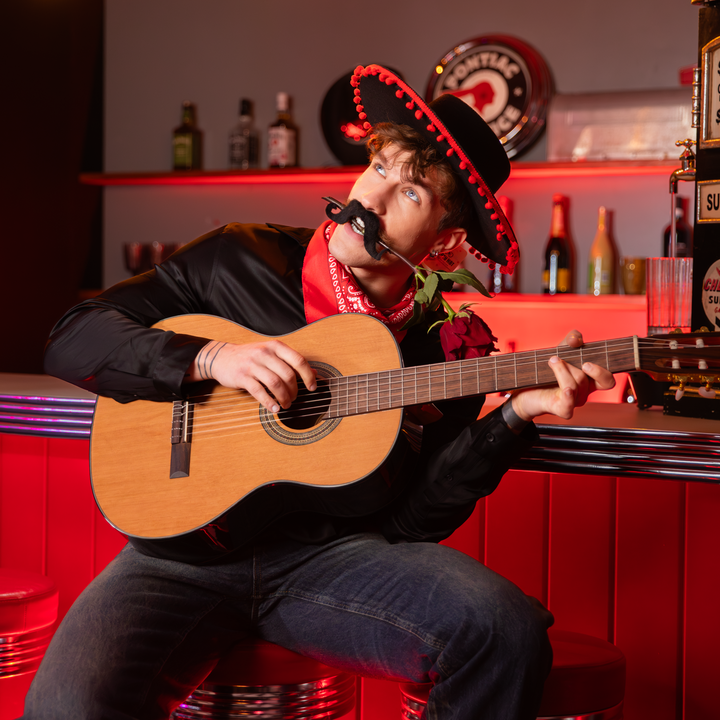 Kapelusz meksykański z pomponikami czarny