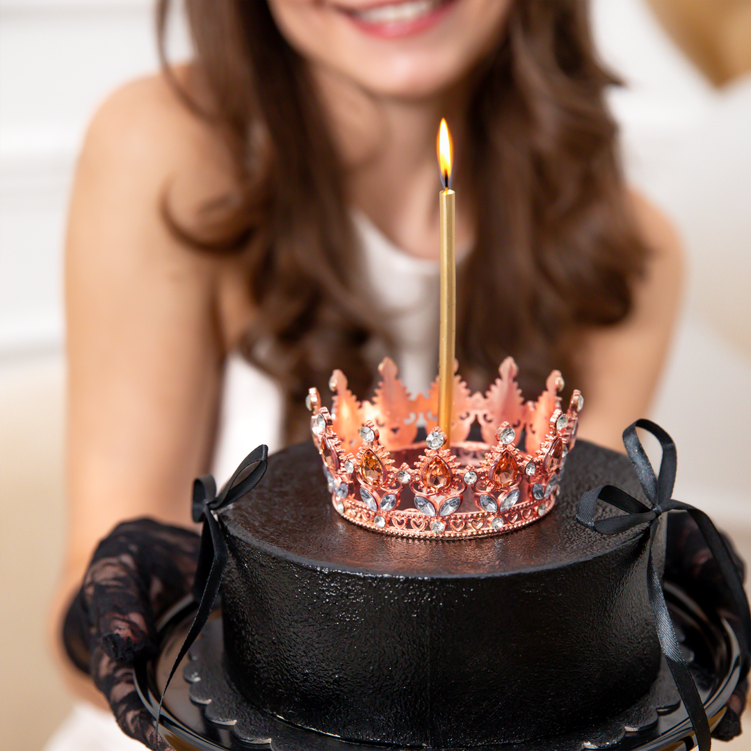 Dekoracja na tort Korona rose gold z kryształkami w kolorze rose gold i srebrnym 10 cm