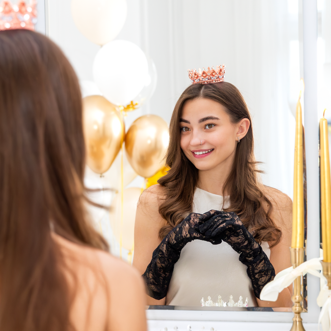 Dekoracja na tort Korona rose gold z kryształkami w kolorze rose gold i srebrnym 10 cm