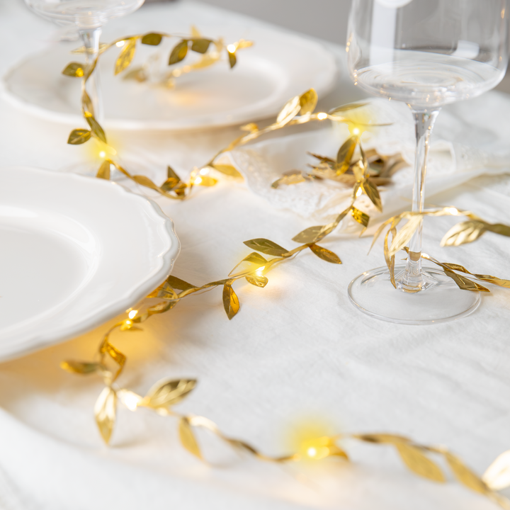 LED garland golden leaves 300cm