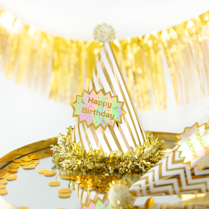 Czapeczka urodzinowa z pomponem Happy Birthday w paski biało-złota 1 szt.