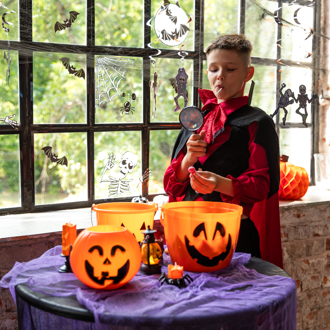 Halloween koszyk na cukierki z podświetlaną rączką