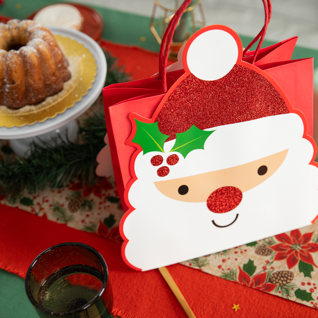 Geschenktüten „Weihnachtshelden“, 12 Stück, gemischt