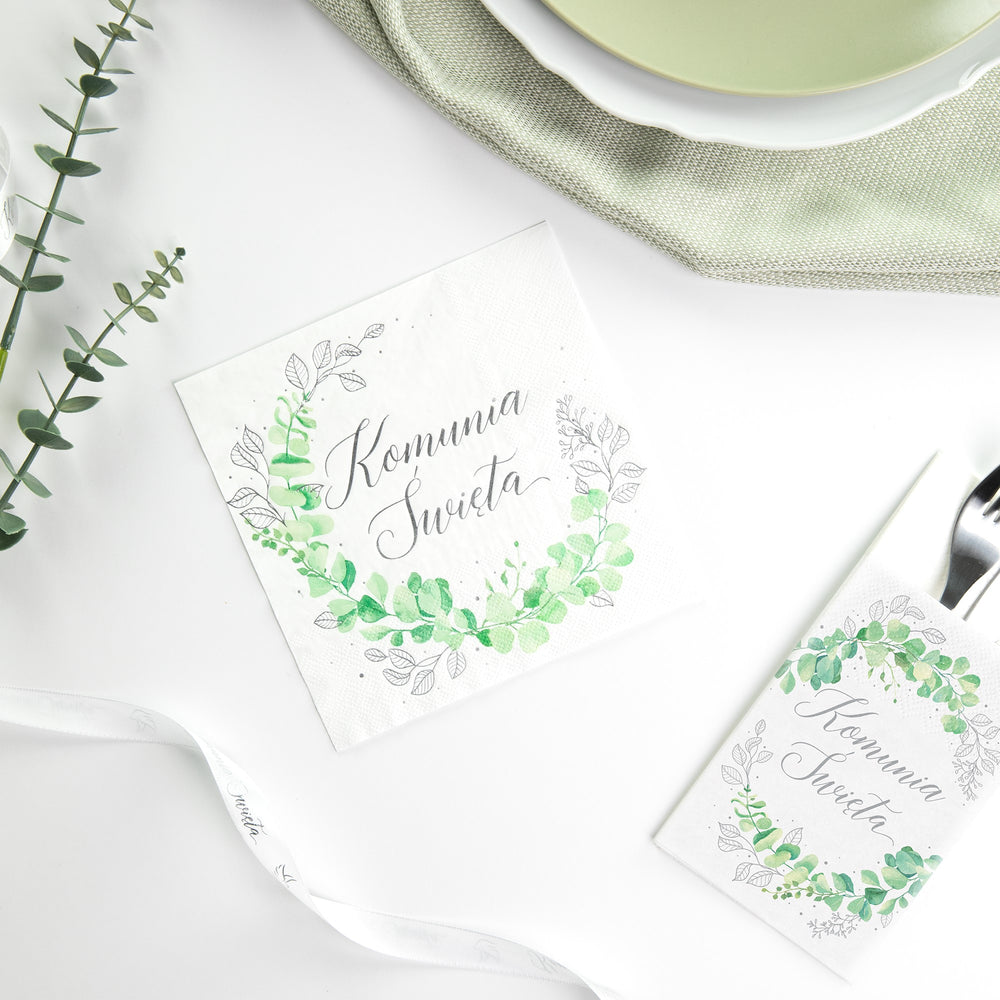Serwetka i kieszonka na sztućce z kolekcji Eukaliptus srebrny na stole komunijnym